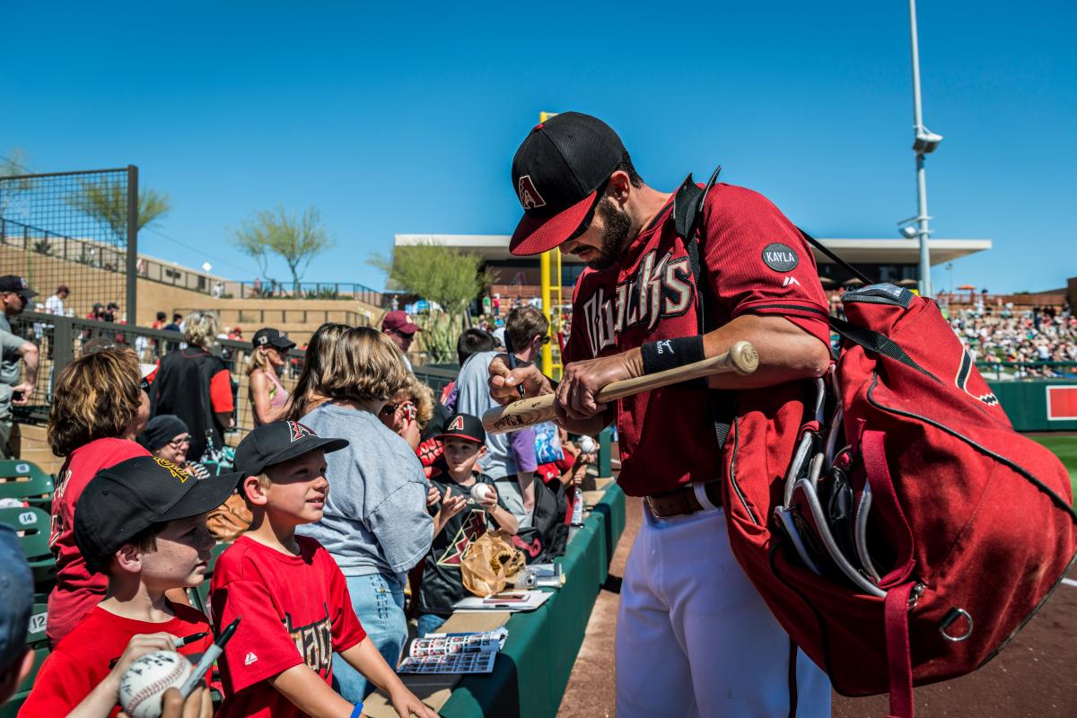 Diamondbacks Player Signs Autograph at Cactus League Spring Training